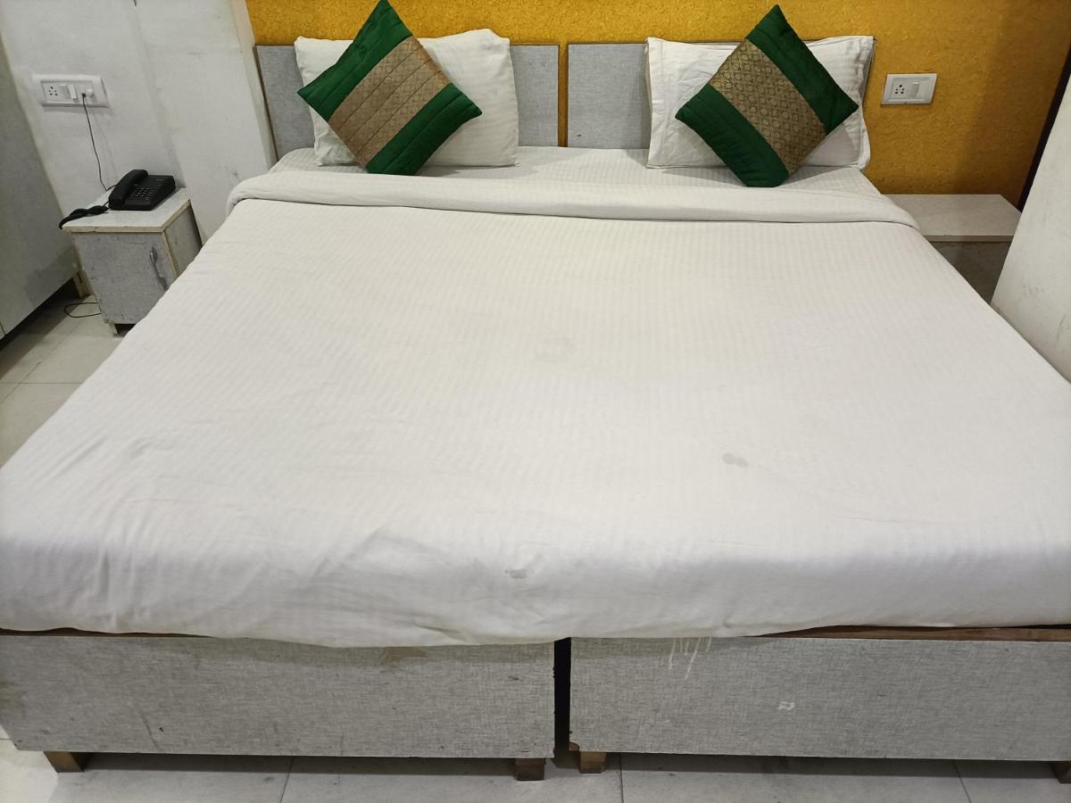 Airport Hotel Breeze นิวเดลี ภายนอก รูปภาพ